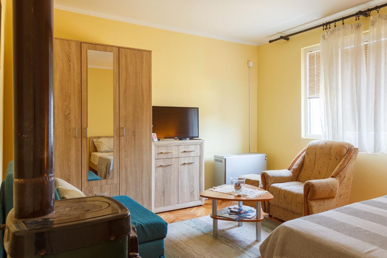 Apartman Bogojevic โกลูบาค ภายนอก รูปภาพ