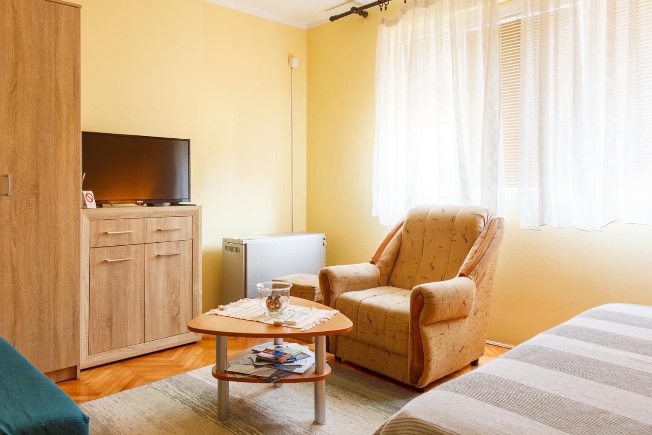 Apartman Bogojevic โกลูบาค ภายนอก รูปภาพ