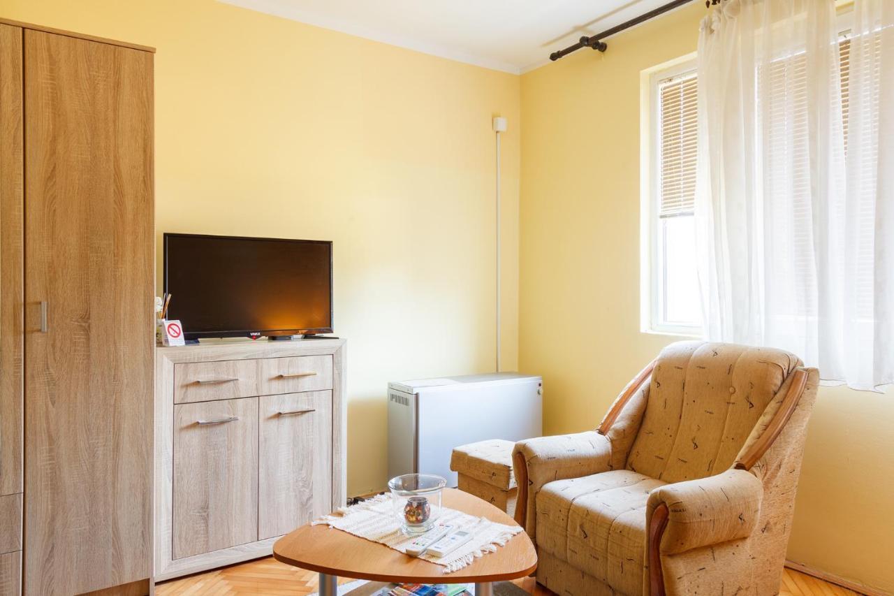 Apartman Bogojevic โกลูบาค ภายนอก รูปภาพ